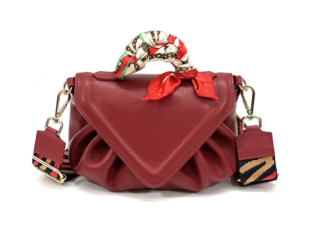 Linda leather handbag โ 980