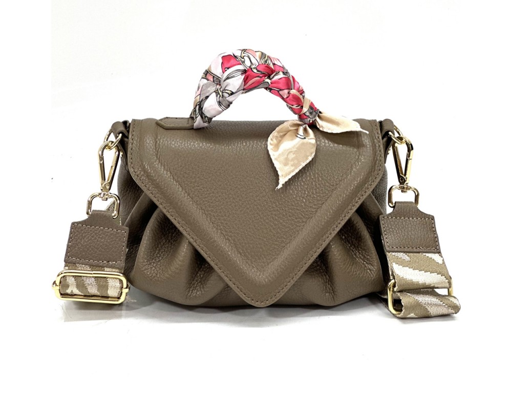 Linda leather handbag โ 980