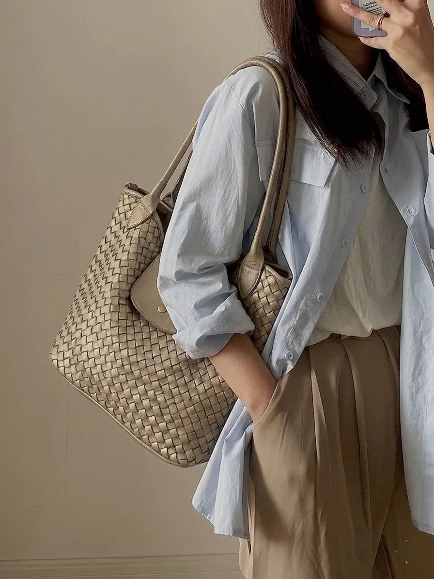 Mirelva Woven Washed Calf Leather Tote Bag โ LA-B0266